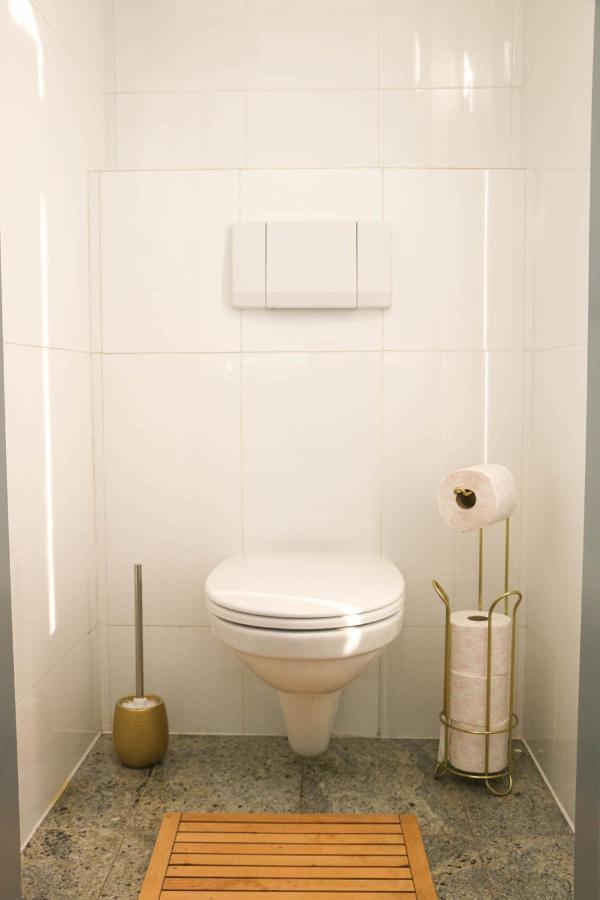 Charming Apartment: Only 10 Minutes To The Center Відень Екстер'єр фото