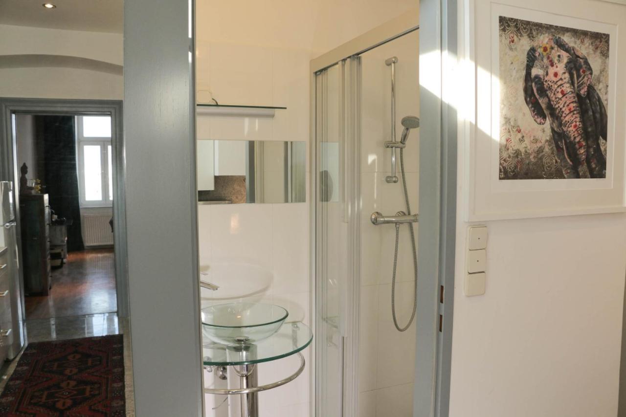 Charming Apartment: Only 10 Minutes To The Center Відень Екстер'єр фото